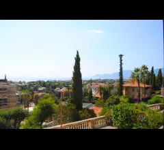 Appartamento con giardino in villa storica vista mare