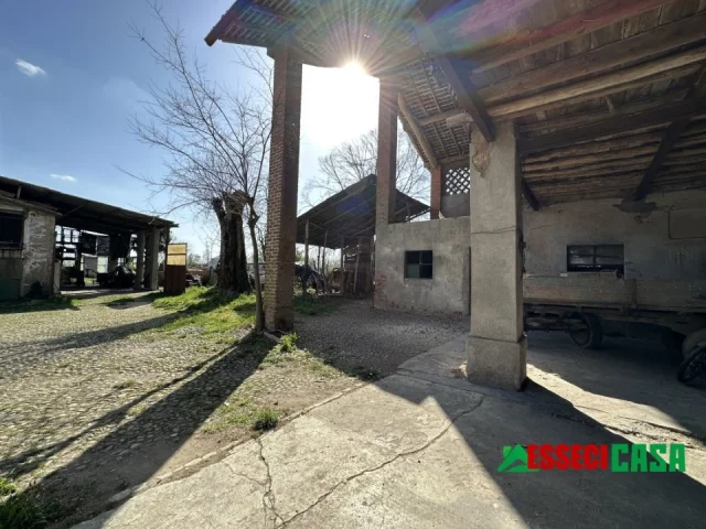 Appartamenti in Vendita - Rustico