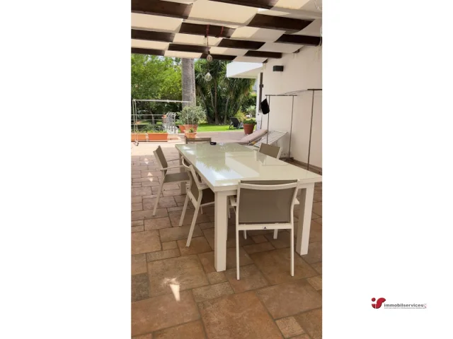 Appartamenti in Vendita - Villa in vendita a palermo
