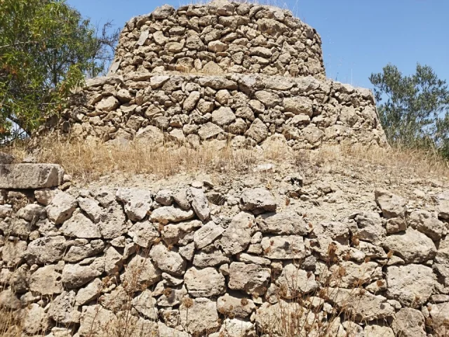 Appartamenti in Vendita - Terreno con trullo