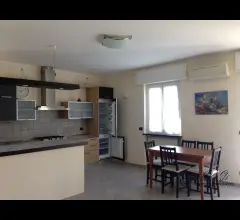 Appartamenti in Vendita - Appartamento quadrilocale con balconi e box auto in vendita a garlenda