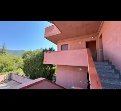 Appartamento con terrazze e giardino a villanova d'albenga