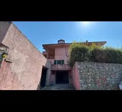 Appartamenti in Vendita - Appartamento con terrazze e giardino a villanova d'albenga