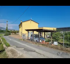 Appartamenti in Vendita - Indipendente villa in vendita ad albenga