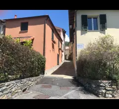 Appartamenti in Vendita - Appartamento trilocale con giardino privato e posto auto in vendita a ranzo