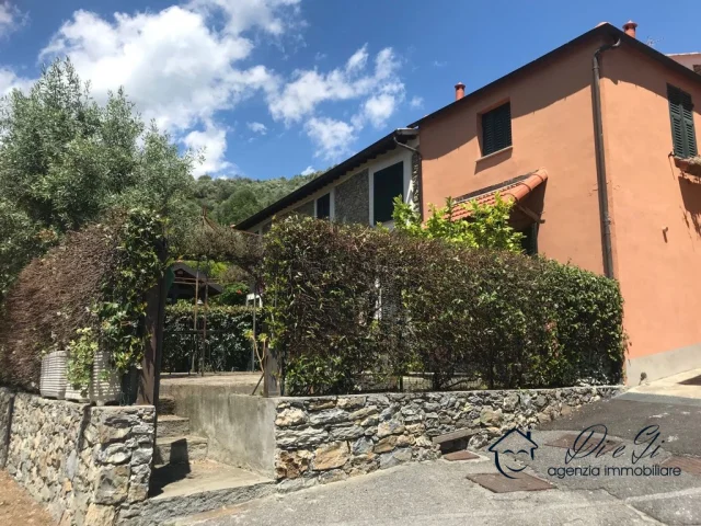Appartamenti in Vendita - Appartamento trilocale con giardino privato e posto auto in vendita a ranzo