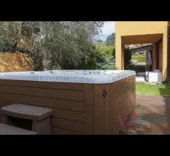 Appartamenti in Vendita - Appartamento trilocale con giardino nel golf club garlenda