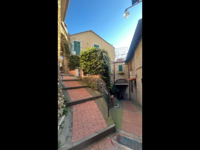 Appartamenti in Vendita - Semindipendente appartamento con terrazza in vendita moglio