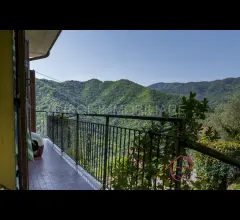 Appartamenti in Vendita - Indipendente casa con giardino in vendita a casanova lerrone