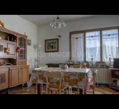 Appartamenti in Vendita - Indipendente casa con giardino in vendita a casanova lerrone