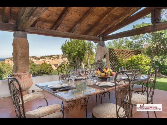 Appartamenti in Vendita - Villa con piscina a porto cervo centro