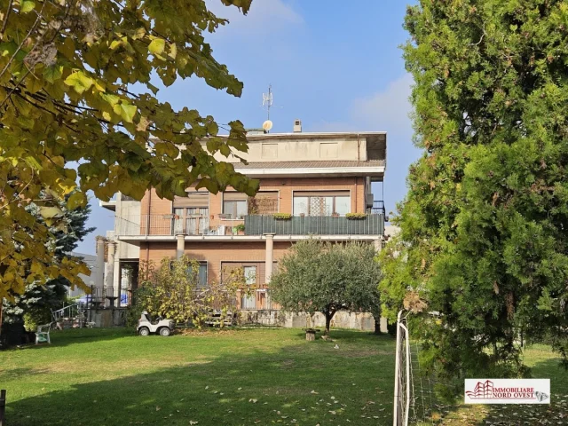 Appartamenti in Vendita - Villa per più famiglie a vittuone