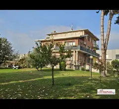 Appartamenti in Vendita - Villa per più famiglie a vittuone