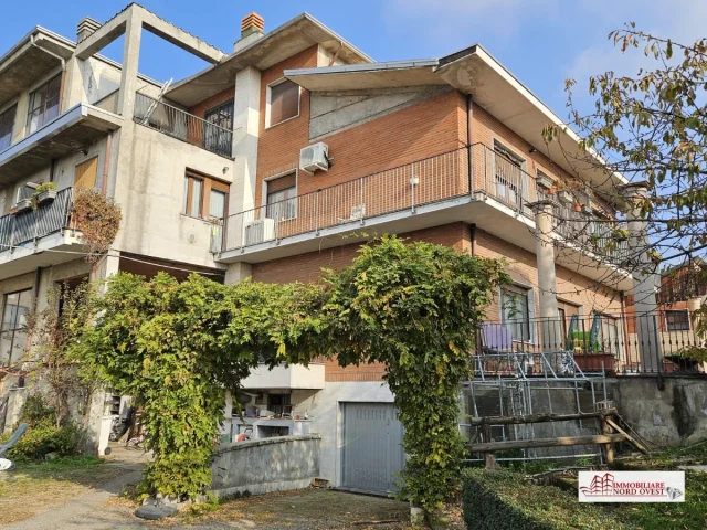 Appartamenti in Vendita - Villa per più famiglie a vittuone