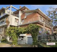Appartamenti in Vendita - Villa per più famiglie a vittuone