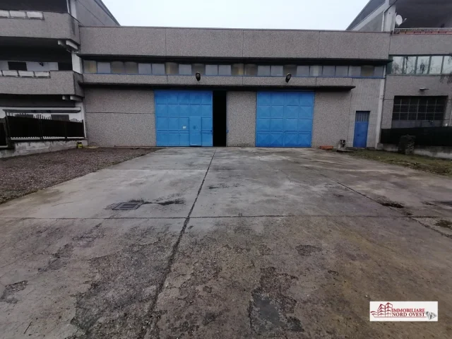 Appartamenti in Vendita - Capannone a bareggio