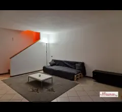 Appartamenti in Vendita - Appartamento semi indipendente vanzago