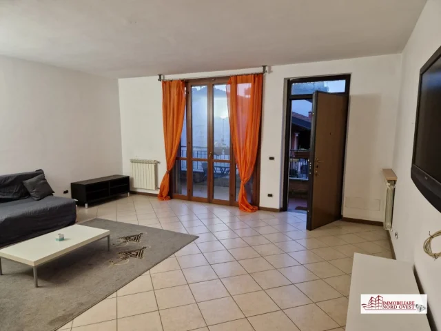 Appartamenti in Vendita - Appartamento semi indipendente vanzago