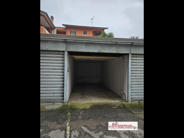 Appartamenti in Vendita - Box a reddito a magenta