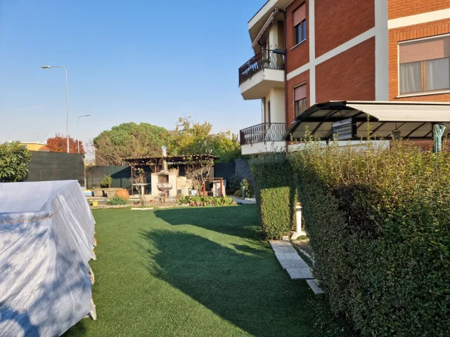 Appartamenti in Vendita - Villa con due appartamenti
