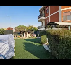 Appartamenti in Vendita - Villa con due appartamenti