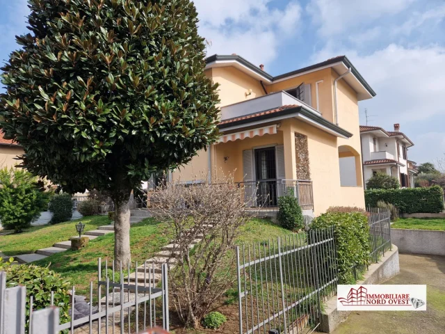 Villa singola zona residenziale