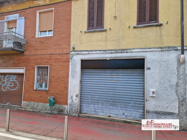 Appartamenti in Vendita - Centrale negozio con retro