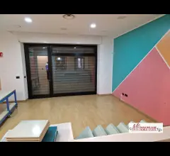 Appartamenti in Vendita - Centrale negozio con retro