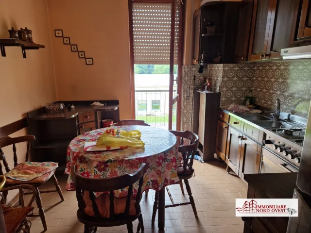 Appartamenti in Vendita - Libero subito quadrilocale con box