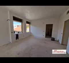Appartamenti in Vendita - Nuovo quadrilocale in corte