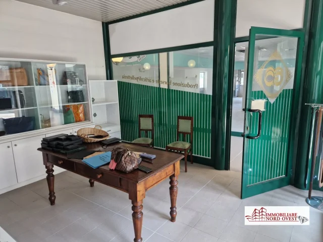 Appartamenti in Vendita - Negozio/ufficio centro corbetta