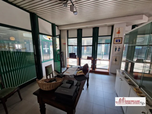 Appartamenti in Vendita - Negozio/ufficio centro corbetta