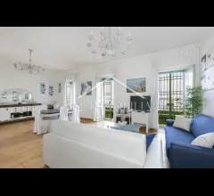 Appartamenti in Vendita - Anzio porto, ampio appartamento con terrazza sul mare