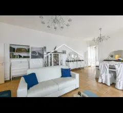 Appartamenti in Vendita - Anzio porto, ampio appartamento con terrazza sul mare