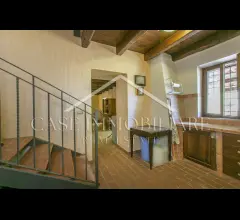 Appartamenti in Vendita - Roccagiovine, casale indipendente con terreno