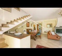 Appartamenti in Vendita - Formello_casal de ceveri, villa bilivelli con giardino