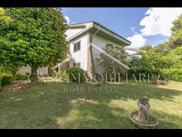 Formello_casal de ceveri, appartamento con giardino