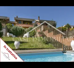 Sacrofano monte lumachella villa con piscina