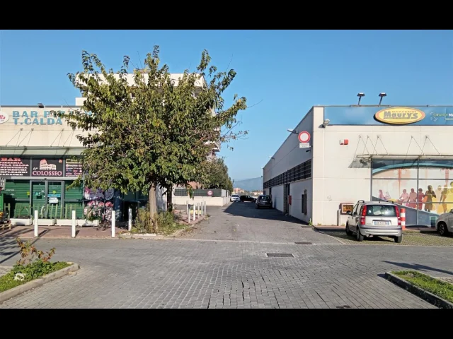 Appartamenti in Vendita - Ponte di nona, locale commerciale via della riserva nuova