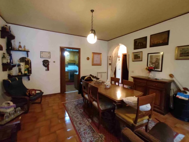 Rieti-poggio catino-villino bifamiliare con giardino