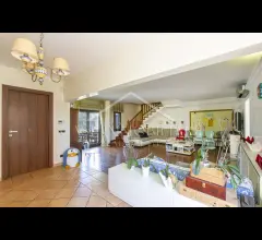 Appartamenti in Vendita - Casal de ceveri, splendida villa nel verde