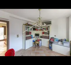 Appartamenti in Vendita - Casal de ceveri, splendida villa nel verde