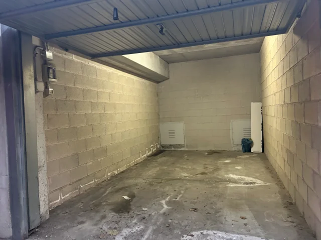 Appartamenti in Vendita - Box in locazione via maffeo pantaleoni