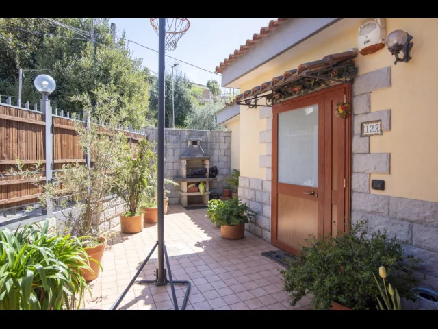 Appartamenti in Vendita - Camaldoli - villa indipendente, panoramica. box auto doppio
