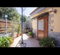 Appartamenti in Vendita - Camaldoli - villa indipendente, panoramica. box auto doppio