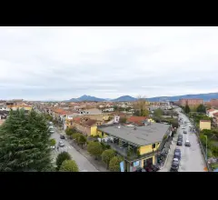 S.nicola la strada- luminoso, piano alto, in parco, box auto