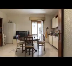 Appartamenti in Vendita - Appartamento luminoso con ampie balconate e affacci liberi