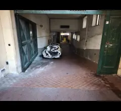 Appartamenti in Vendita - C.so v. emanuele - box auto per 2 vetture in locazione