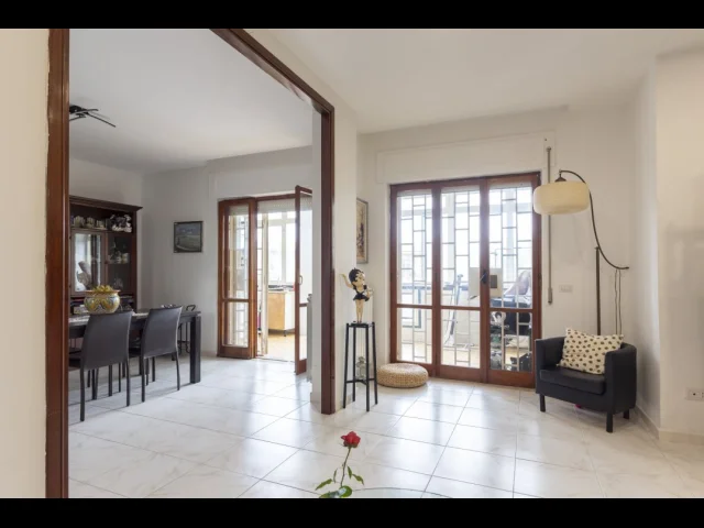Marano via del mare **appartamento 5 vani con giardino e box**