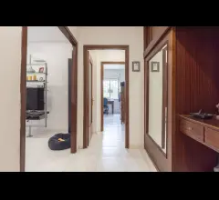 Appartamenti in Vendita - Marano via del mare **appartamento 5 vani con giardino e box**